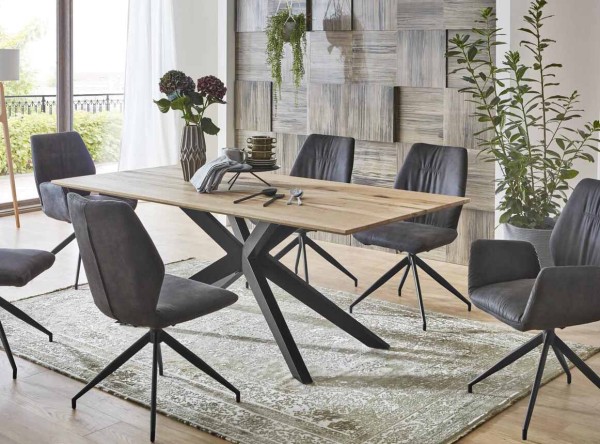 Niehoff Design-Tisch Windhoek Balkeneiche Esszimmer modern rustikal Esstisch elegant Eichenholz Tisch schwarzes X-Gestell