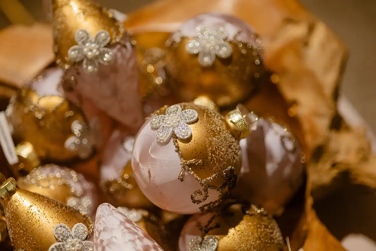 trend-weihnachtsglanz-christbaumschmuck-christbaumkugel-weihnachten-dekoration-gold-rose