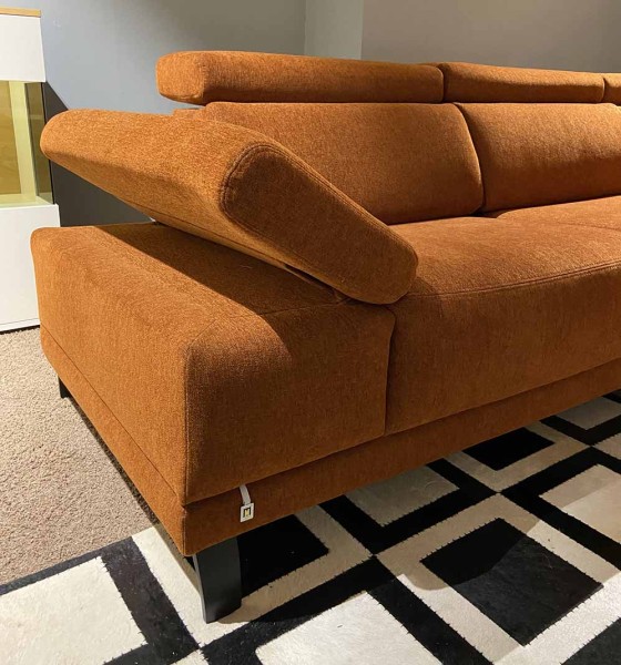 Interliving Polstergarnitur 4253 Kupfer Armteilverstellung Markensofa Metallfüße elegantes Sofa Couch