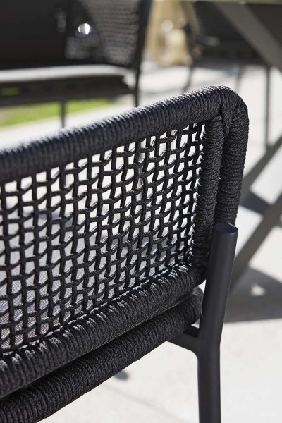 Interliving Armlehnstuhl 7002 grau Armlehnenstuhl für Garten Outdoor-Essplatz Gartenmöbel geflochtene Armlehne