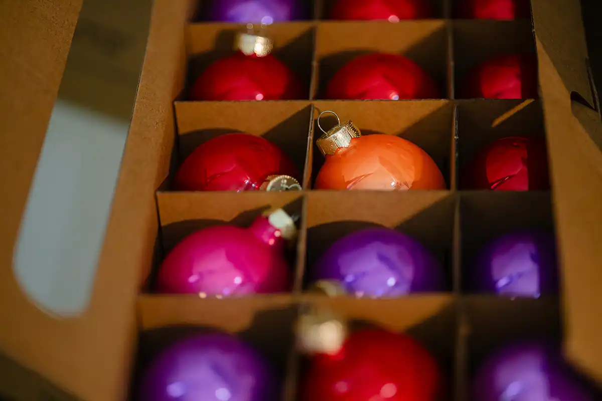 trend-weihnachtsglanz-christbaumschmuck-christbaumkugel-weihnachten-bunt-pink
