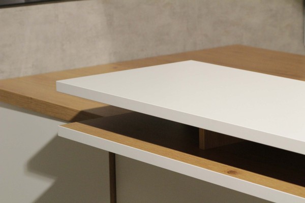 WERT-Küche Einbauküche Strato Matt Kristallweiß Küche mit Tisch Ansetztisch Bartisch praktisch Sitzgelegenheit