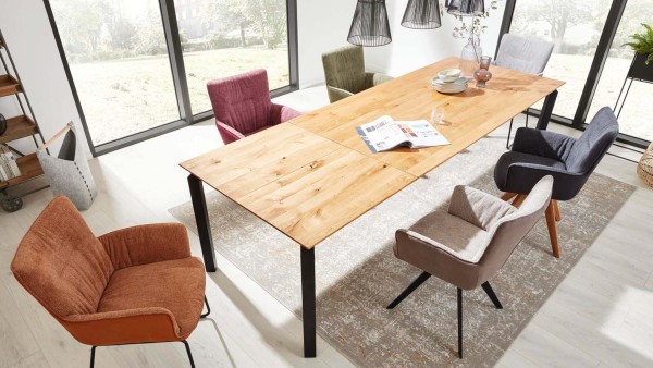 Interliving Design-Tisch 5111 Eiche Esstisch hochwertig langlebig Massivholz Eiche Metallgestell schwarz Metall mit Rollen